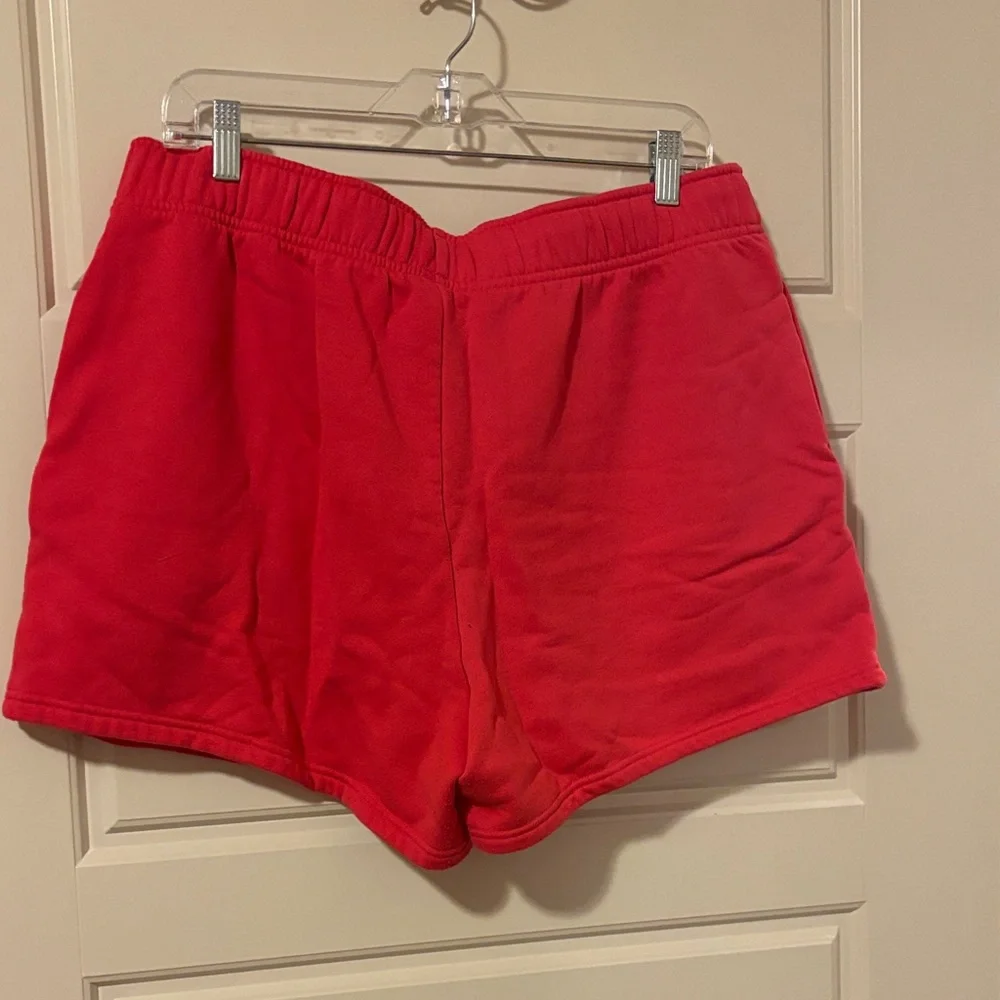 ALO Yoga Candy Red Athletic Lounge Shorts - Picture 4 of 4